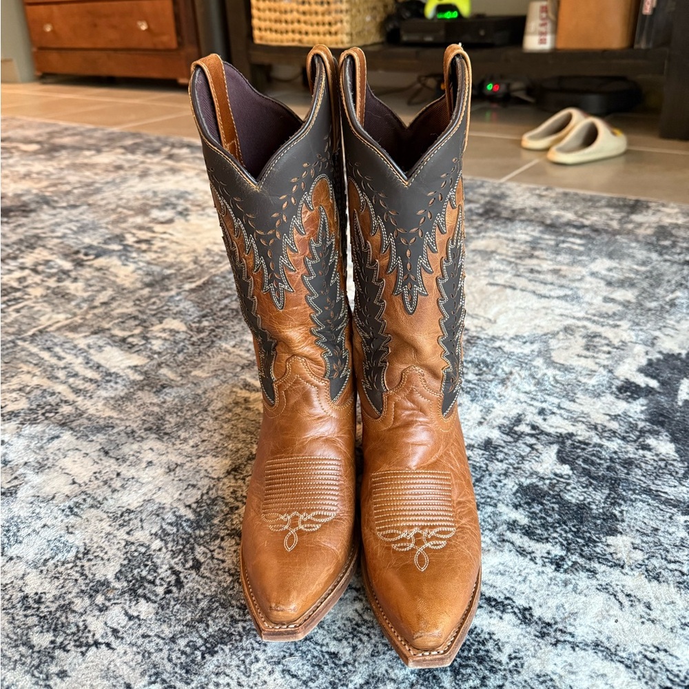 LAREDO WOMEN'S FARAH WESTERN BOOTS - SNIP TOE